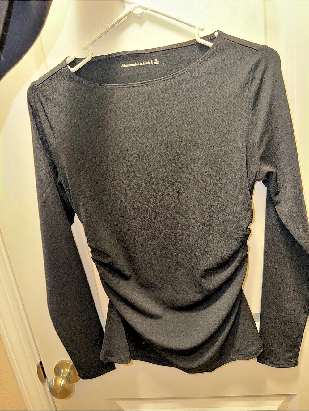 Abercrombie & Fitch Long Sleeve Top in Black Size Small Like New